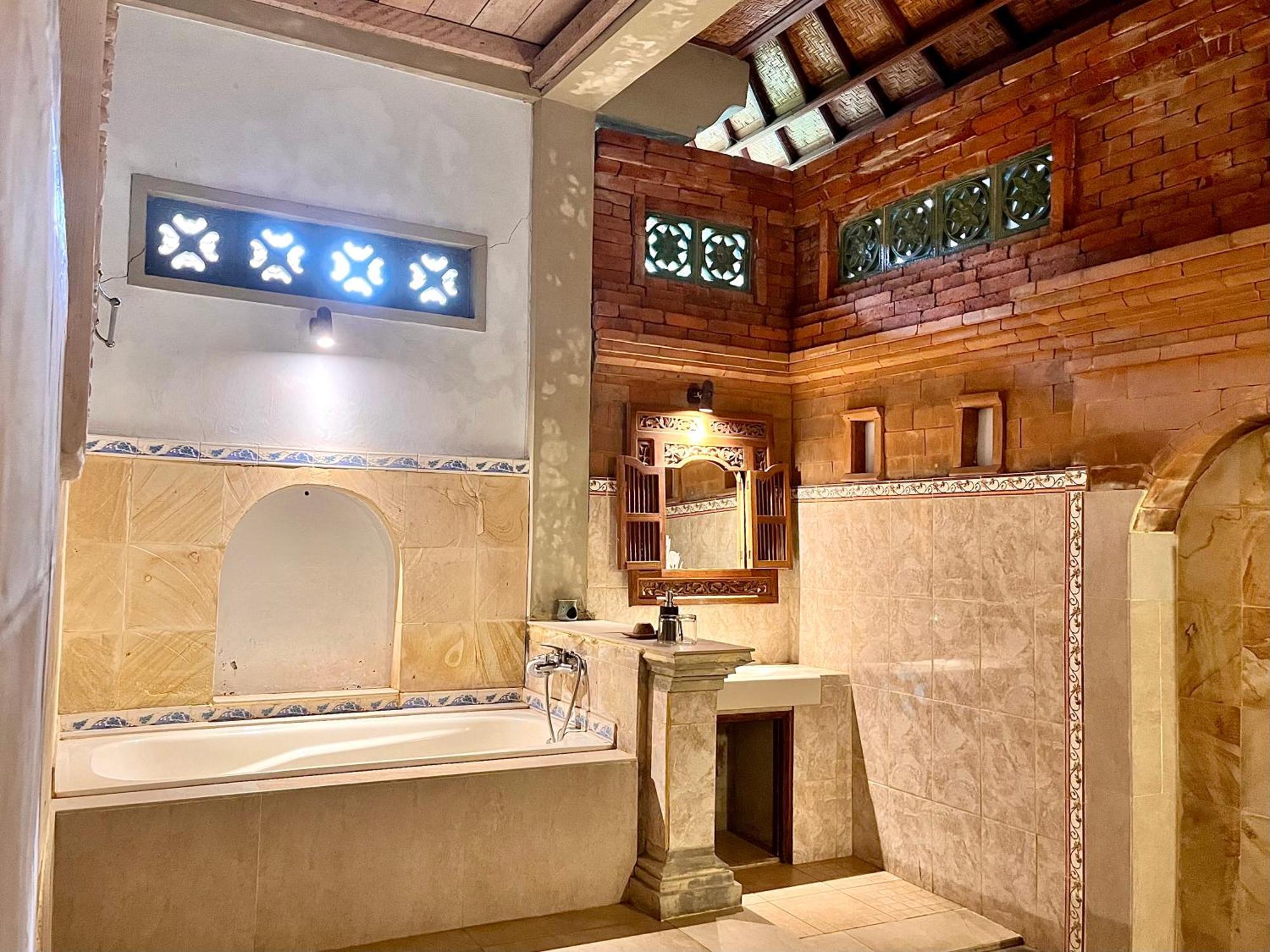 Bali Moon Guest House Ubud Exteriör bild